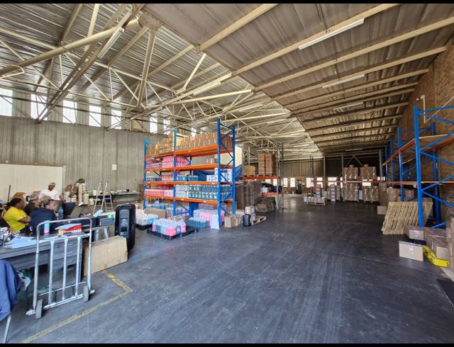 602M² WAREHOUSE TO LET IN JET PARK
